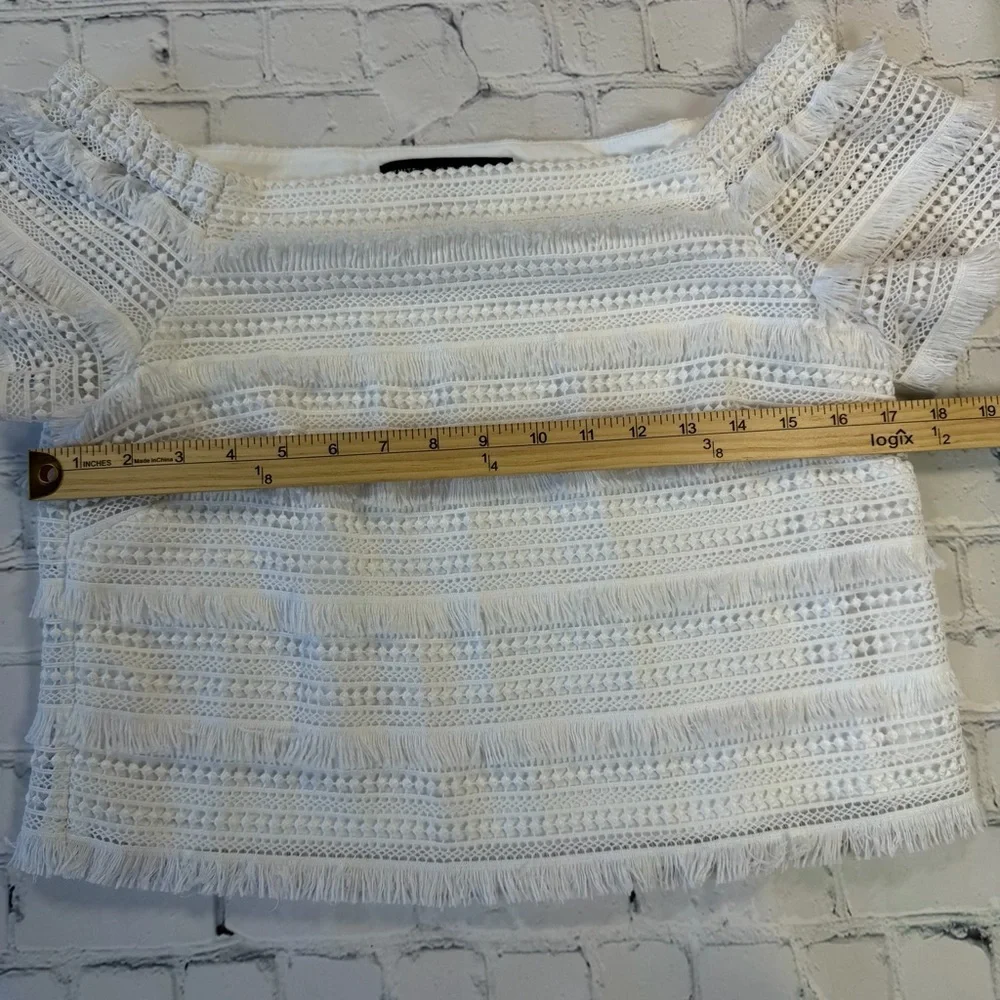White House Black Market White Textured Off-Shoulder Blouse size 4